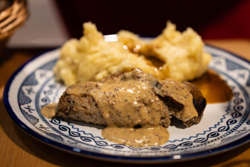 andouillette purée dans un restaurant bouchon à Guingamp